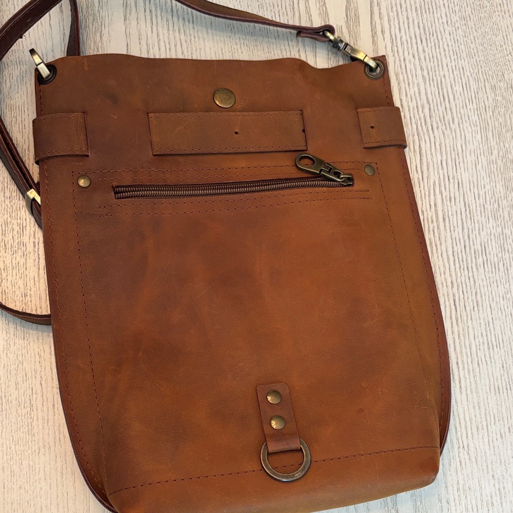 Qisa custom made Brown Leather Bag - Picture 2 of 7